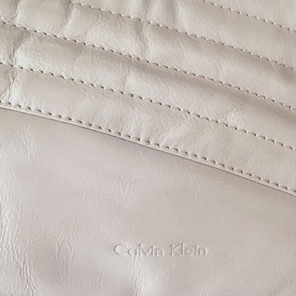 Calvin Klein Partial Quilted Leather Bag with Silver Chain Lilac - Picture 5 of 9